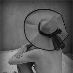 Mirabelle au chapeau de soleil