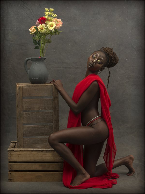 Evi au voile rouge I