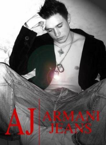 Rominou en Mode Armani Jean